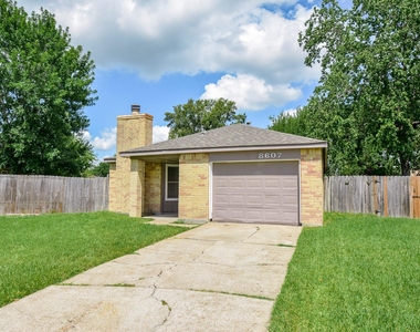 8607 Crystal Cove Circle - Photo Thumbnail 1