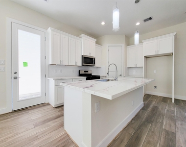 5931 Beall Street - Photo Thumbnail 6