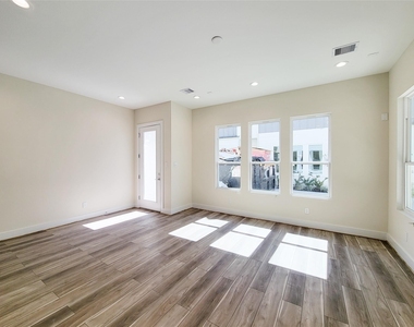 5931 Beall Street - Photo Thumbnail 7