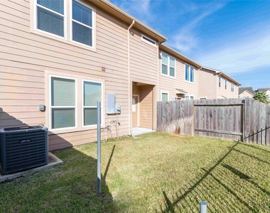 1135 Lexington Grove Drive - Photo Thumbnail 1