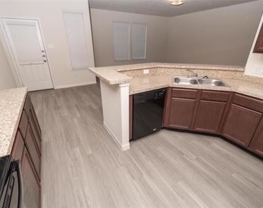 1135 Lexington Grove Drive - Photo Thumbnail 2