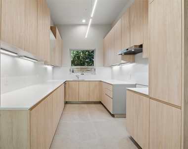 3514 Mount Vernon Street - Photo Thumbnail 5
