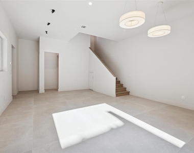 3514 Mount Vernon Street - Photo Thumbnail 1