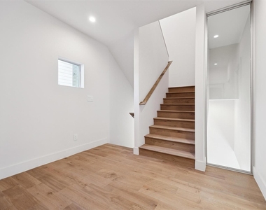 3514 Mount Vernon Street - Photo Thumbnail 10