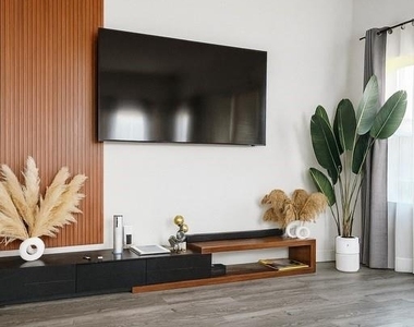 8419 Woodward Street - Photo Thumbnail 3