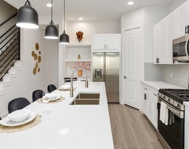 8419 Woodward Street - Photo Thumbnail 13