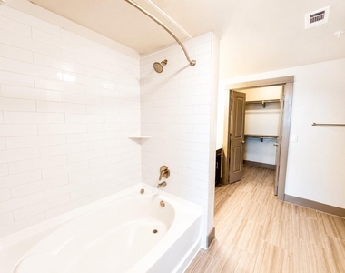 2910 Milam St Street - Photo Thumbnail 7
