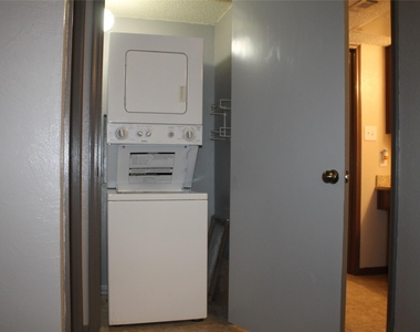 2121 Hepburn Street - Photo Thumbnail 10