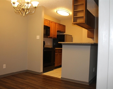 2121 Hepburn Street - Photo Thumbnail 4