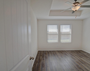 14429 Conifer Drive - Photo Thumbnail 9