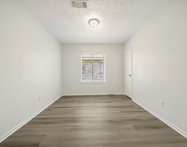 16897 Blue Jay Street - Photo Thumbnail 17