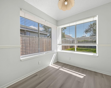16897 Blue Jay Street - Photo Thumbnail 9