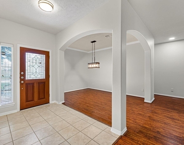 6118 N Fawnlake Drive - Photo Thumbnail 4