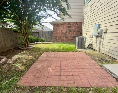 17035 Amarose Drive - Photo Thumbnail 27