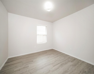 218 Mouflon Drive - Photo Thumbnail 15