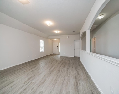 218 Mouflon Drive - Photo Thumbnail 5