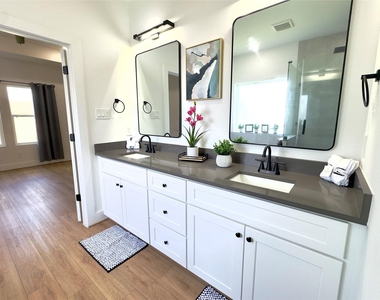 7819 Colonial Lane - Photo Thumbnail 18