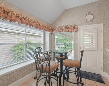 18 Pinery Ridge Place - Photo Thumbnail 17