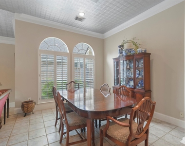 18 Pinery Ridge Place - Photo Thumbnail 7