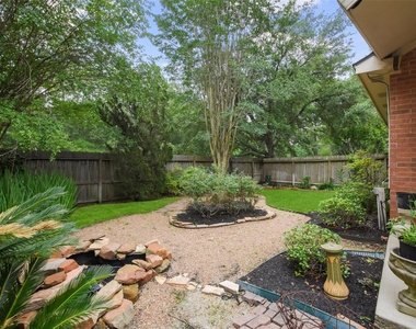 18 Pinery Ridge Place - Photo Thumbnail 33