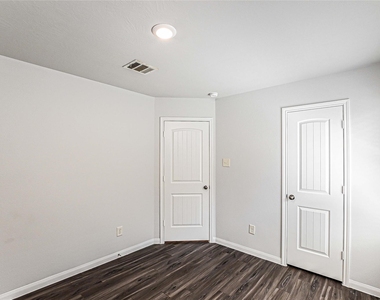 19046 Brescia Lane - Photo Thumbnail 15