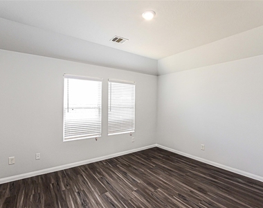 19046 Brescia Lane - Photo Thumbnail 9