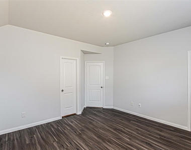 19046 Brescia Lane - Photo Thumbnail 14