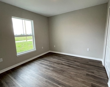 2132 Nw 7th Avenue - Photo Thumbnail 9