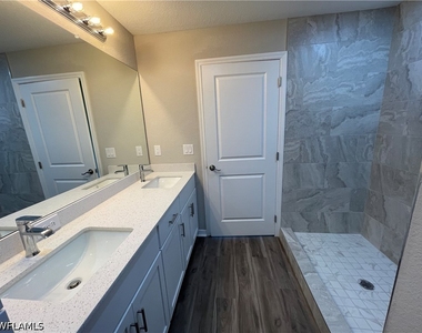 2132 Nw 7th Avenue - Photo Thumbnail 5