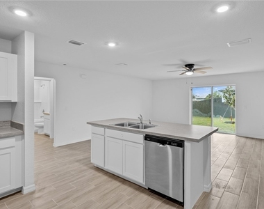 2123 Nw 24th Terrace - Photo Thumbnail 9