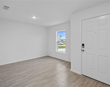 2123 Nw 24th Terrace - Photo Thumbnail 2