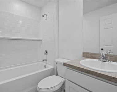 2123 Nw 24th Terrace - Photo Thumbnail 7