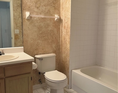 4650 Saint Croix Lane - Photo Thumbnail 10