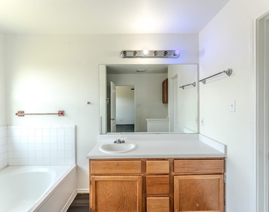 1339 Diamond Bluff - Photo Thumbnail 11