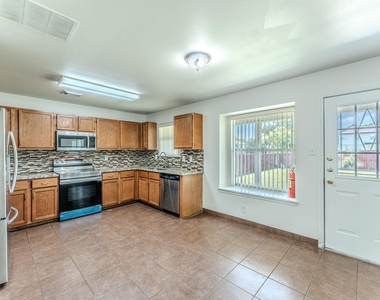 1339 Diamond Bluff - Photo Thumbnail 4