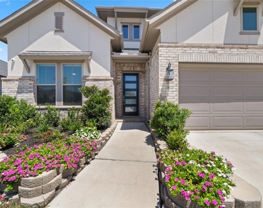 2822 Sunrise Pepper Lane - Photo Thumbnail 2
