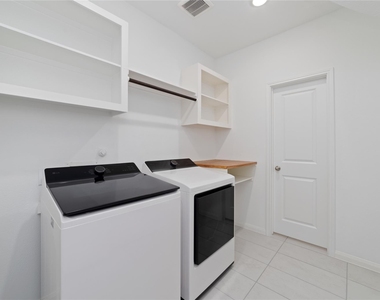 2822 Sunrise Pepper Lane - Photo Thumbnail 11