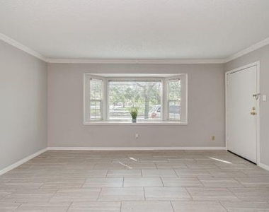 11604 Arboles Road - Photo Thumbnail 3