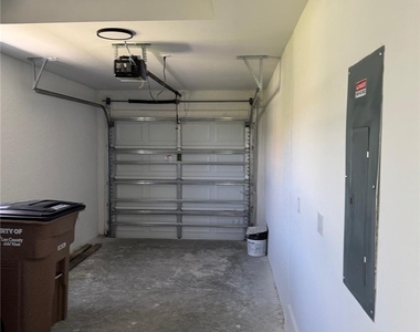 4677 Golfview Boulevard - Photo Thumbnail 7
