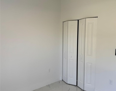 4677 Golfview Boulevard - Photo Thumbnail 9
