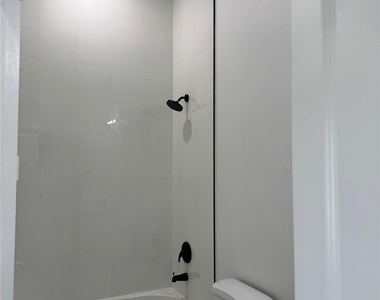 4677 Golfview Boulevard - Photo Thumbnail 11