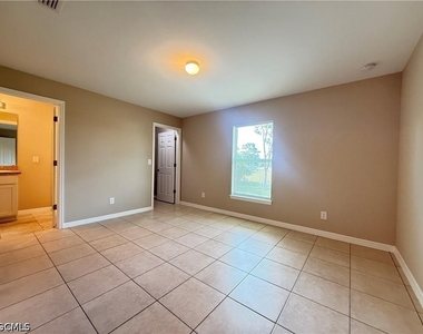 1727 Nw 15th Street - Photo Thumbnail 5