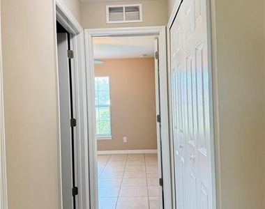 1727 Nw 15th Street - Photo Thumbnail 11