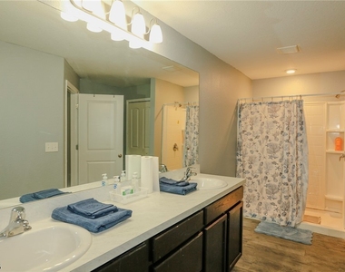 1902 Sw 26th Street - Photo Thumbnail 9