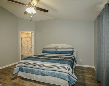 1902 Sw 26th Street - Photo Thumbnail 7