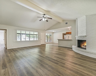 502 Misty Lane - Photo Thumbnail 9