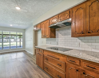 502 Misty Lane - Photo Thumbnail 16