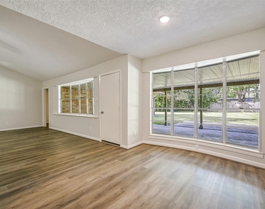 502 Misty Lane - Photo Thumbnail 11