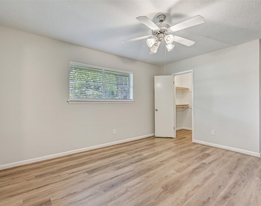 502 Misty Lane - Photo Thumbnail 22