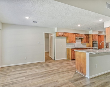 502 Misty Lane - Photo Thumbnail 12